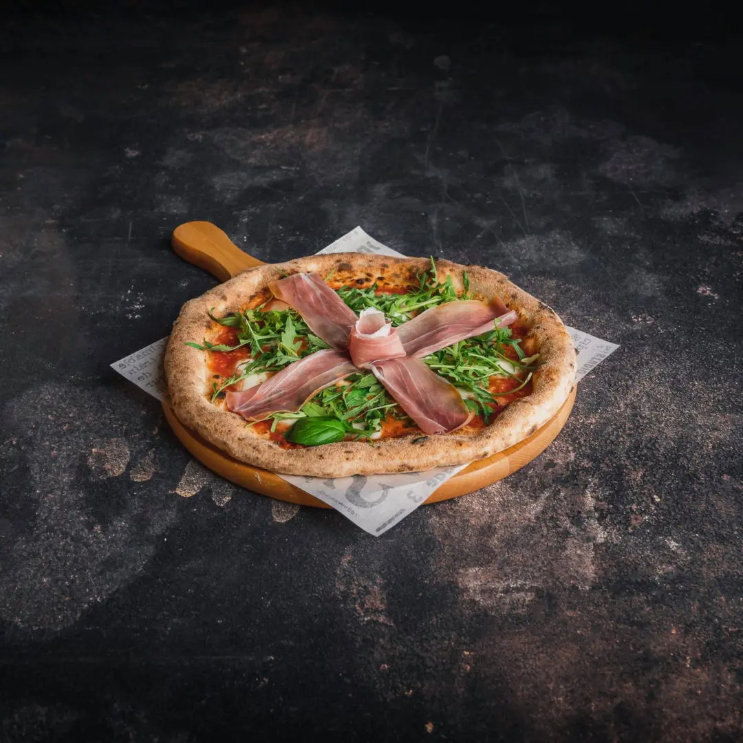 Donna Mamma nápolyi pizza: Cristina prosciutto crudo