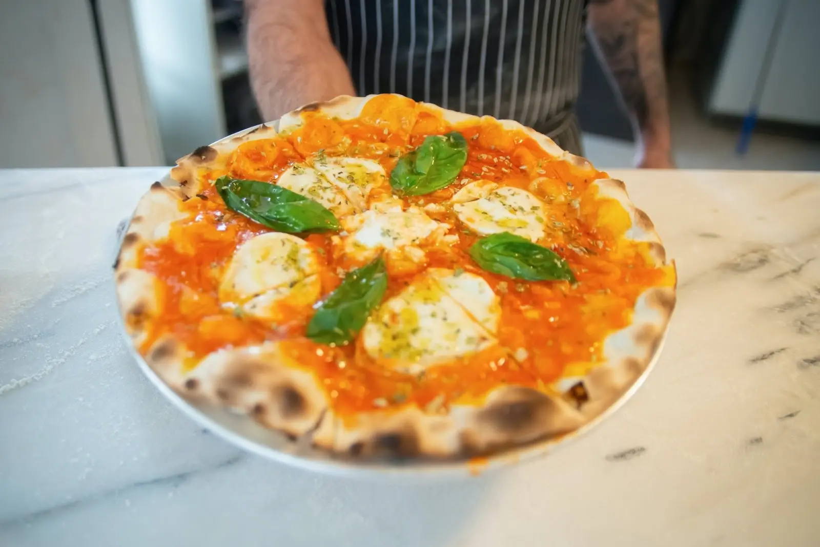 frissen sült olasz pizza